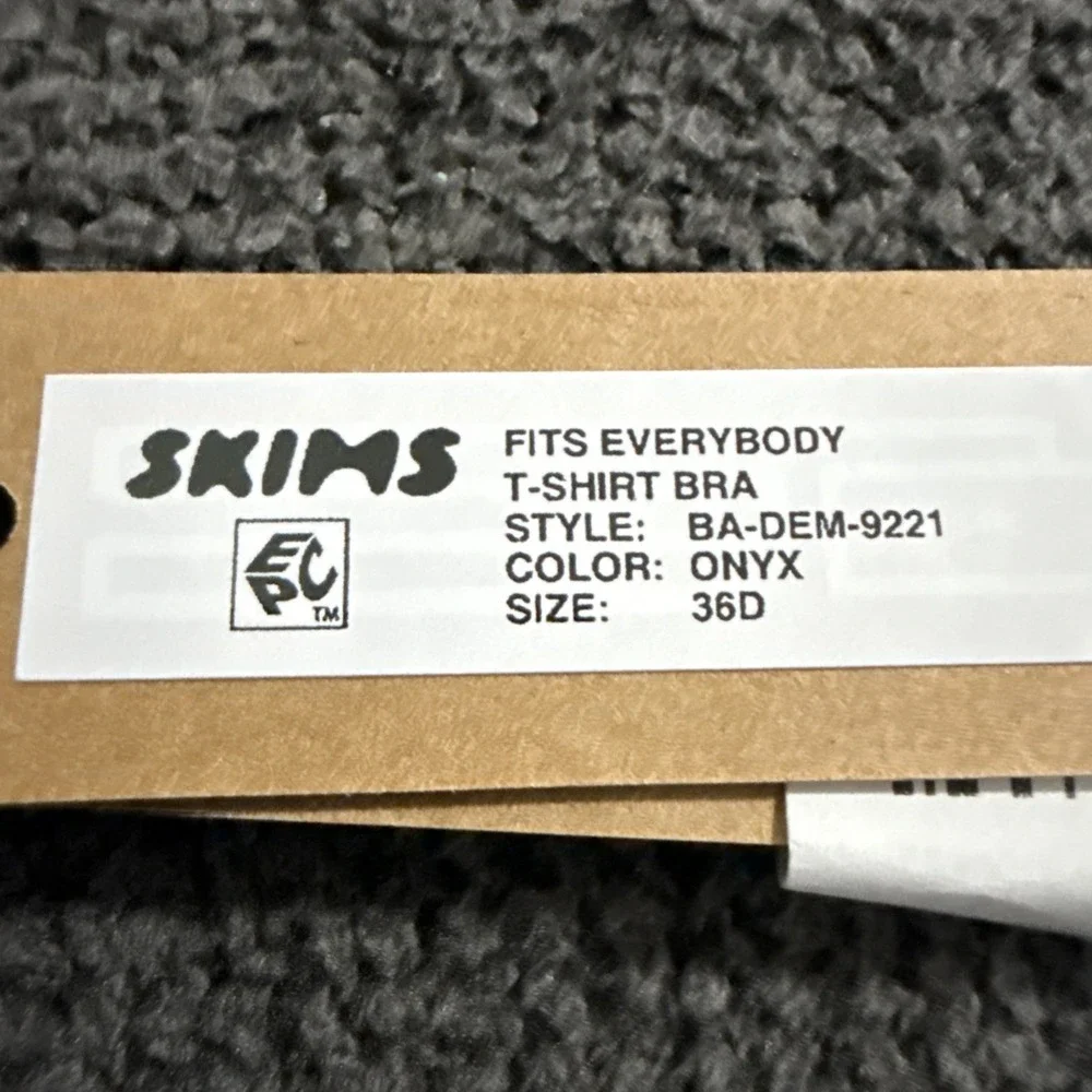 Skims Fits Everybody Tshirt Bra - Onyx - 36D - NWT - Picture 5 of 5